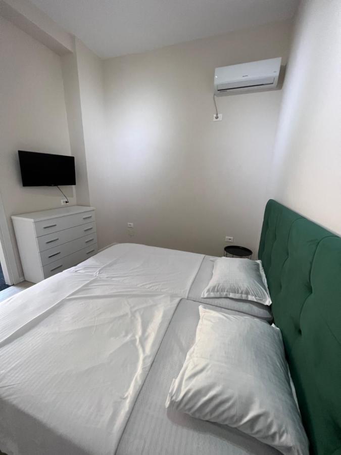 Hq Apartment In Center Tiranë Eksteriør bilde