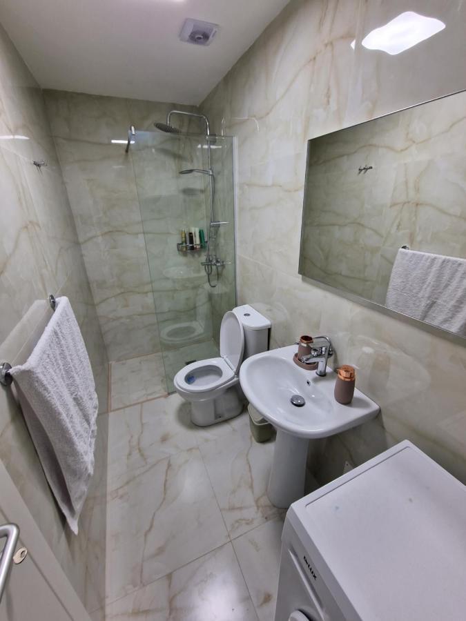 Hq Apartment In Center Tiranë Eksteriør bilde